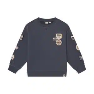 Oversized Sweater Badges
